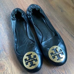 Tory Burch black flats! In good used condition! Never wear anymore.